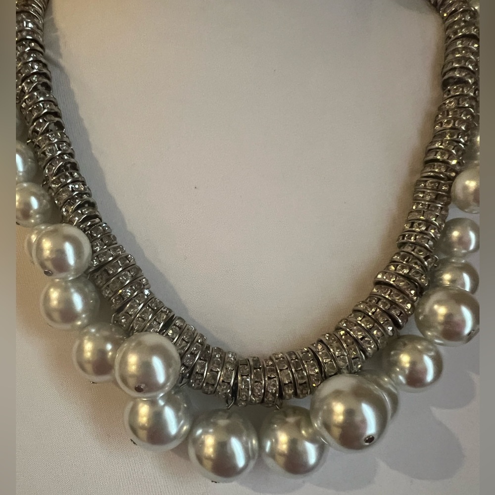 Cache’ statement pearls Necklace - Picture 9 of 9